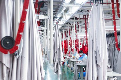 “工業(yè)”+“旅游”！帶你走進衣拿智能客戶工廠——老裁縫家居創(chuàng)意園！